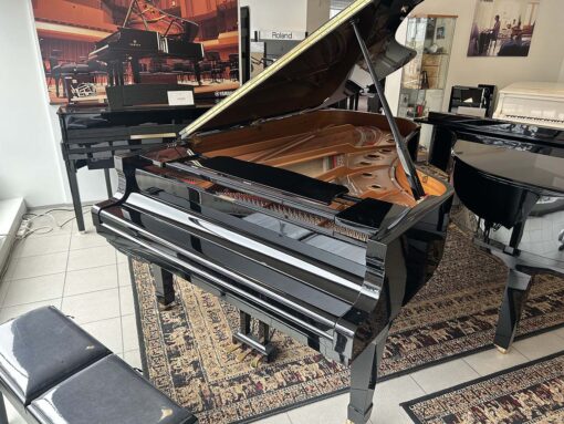 YAMAHA C7 GRAND PIANO